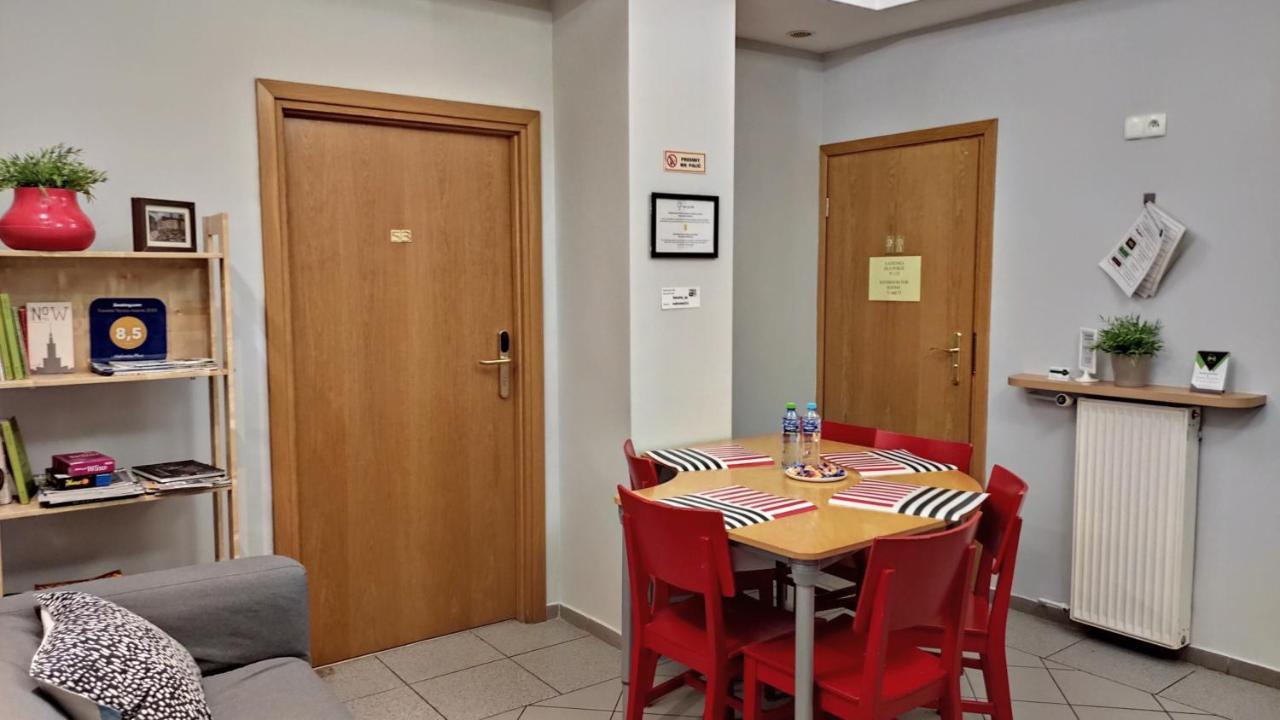 Helvetia - Private In Center And Old Town Hostal *