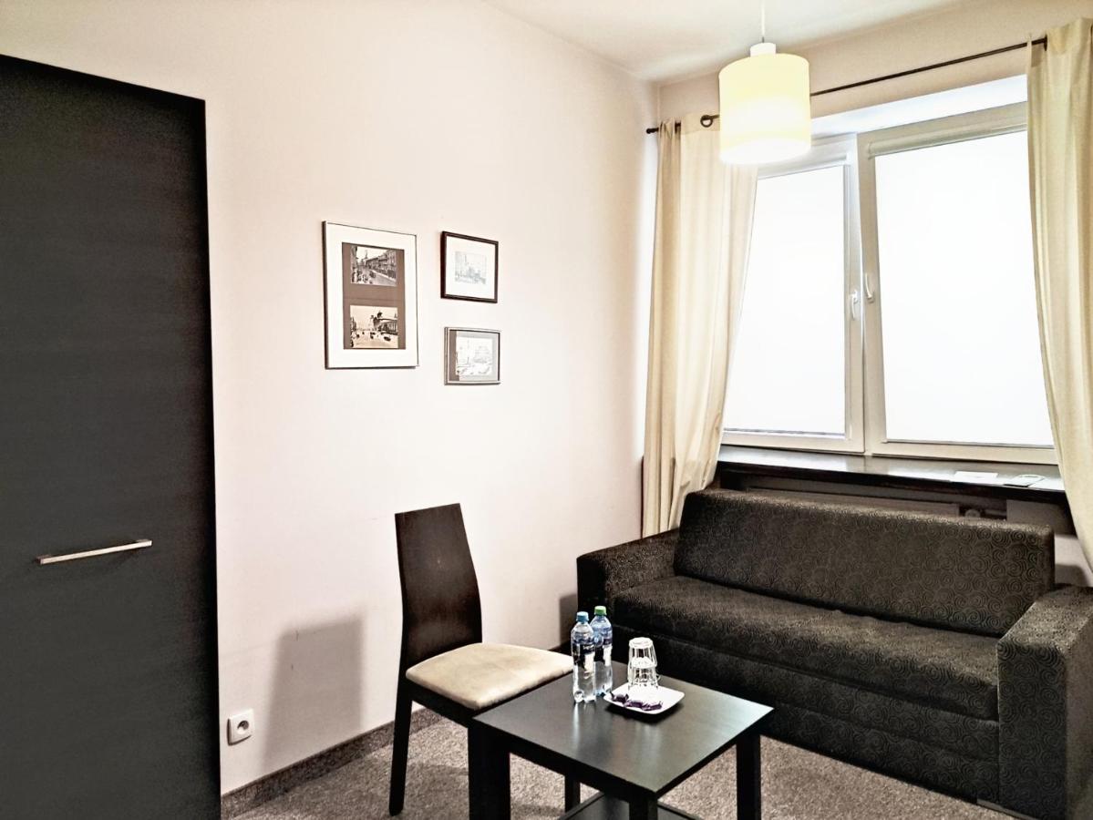 Hostal Helvetia - Private In Center And Old Town Varsovia