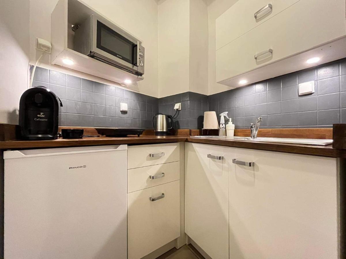 Helvetia - Private In Center And Old Town Hostal Varsovia