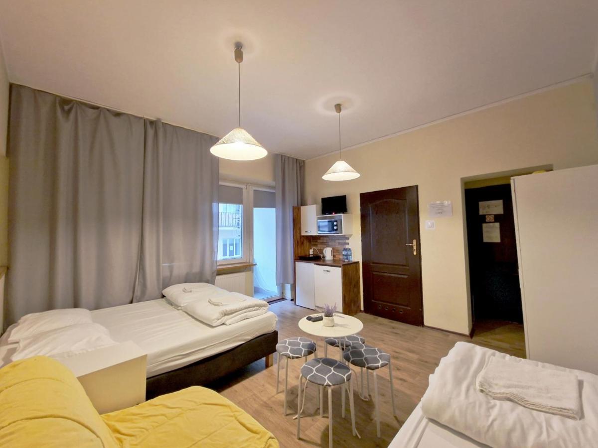 Helvetia - Private In Center And Old Town Hostal Varsovia