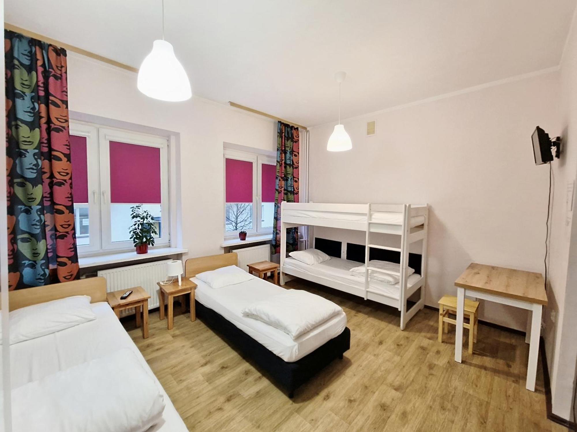 Hostal Helvetia - Private In Center And Old Town Varsovia