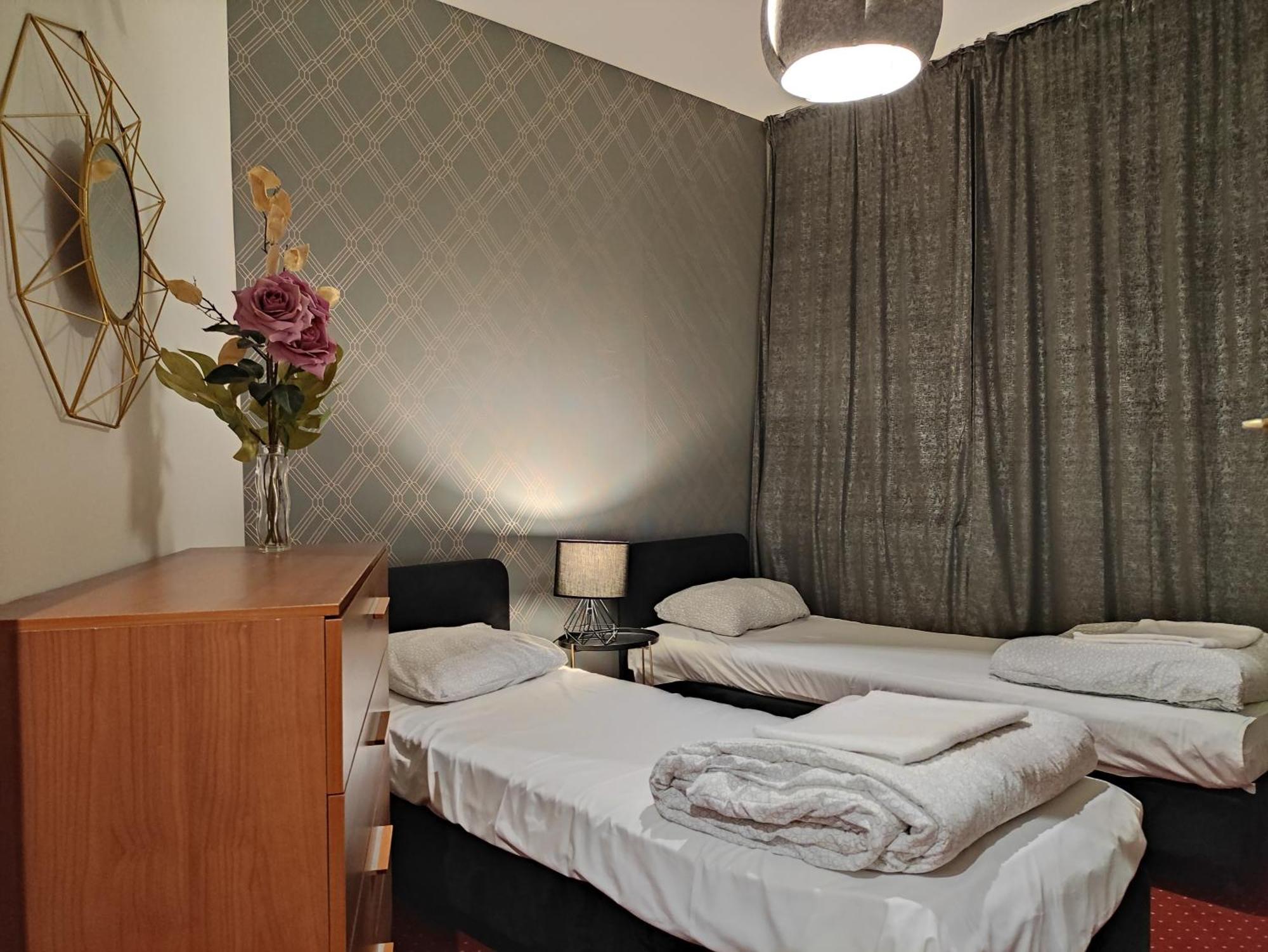 Hostal Helvetia - Private In Center And Old Town