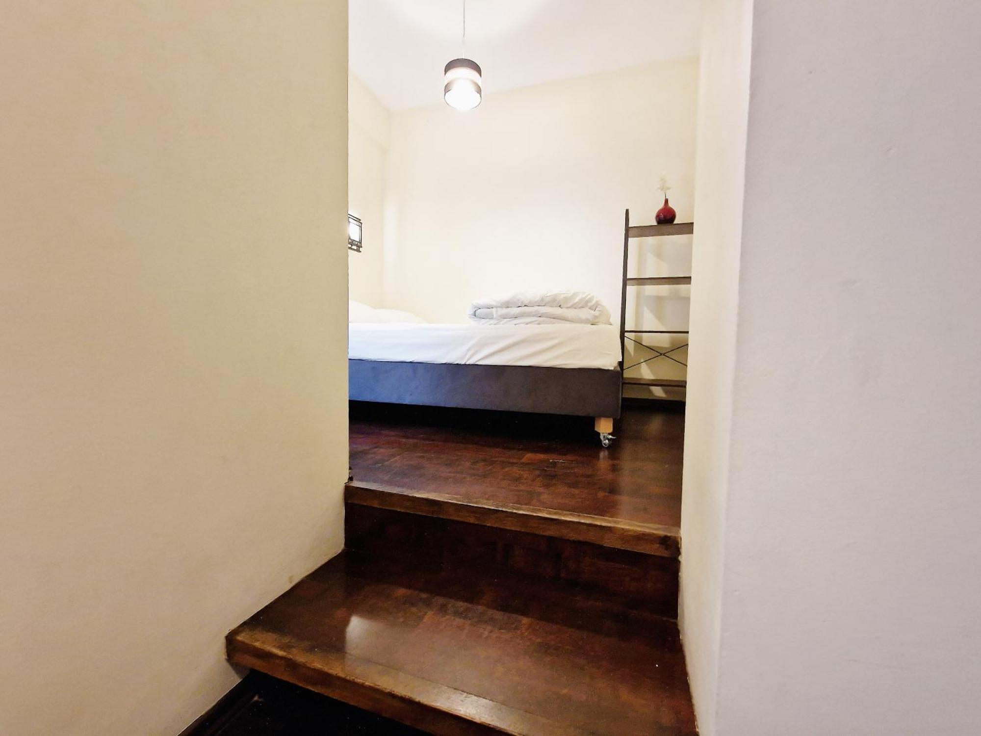 Hostal Helvetia - Private In Center And Old Town