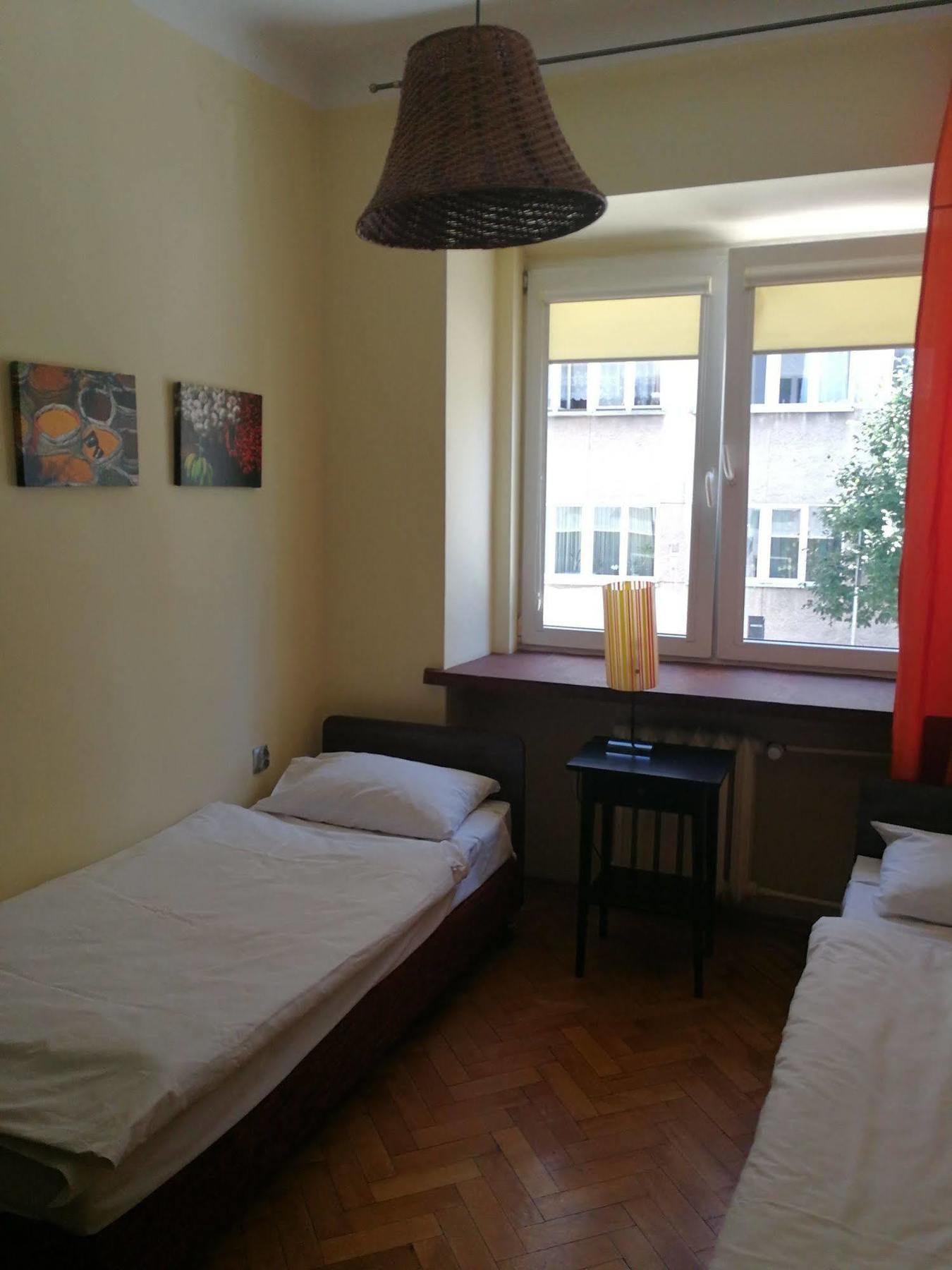 Helvetia - Private In Center And Old Town Hostal Varsovia